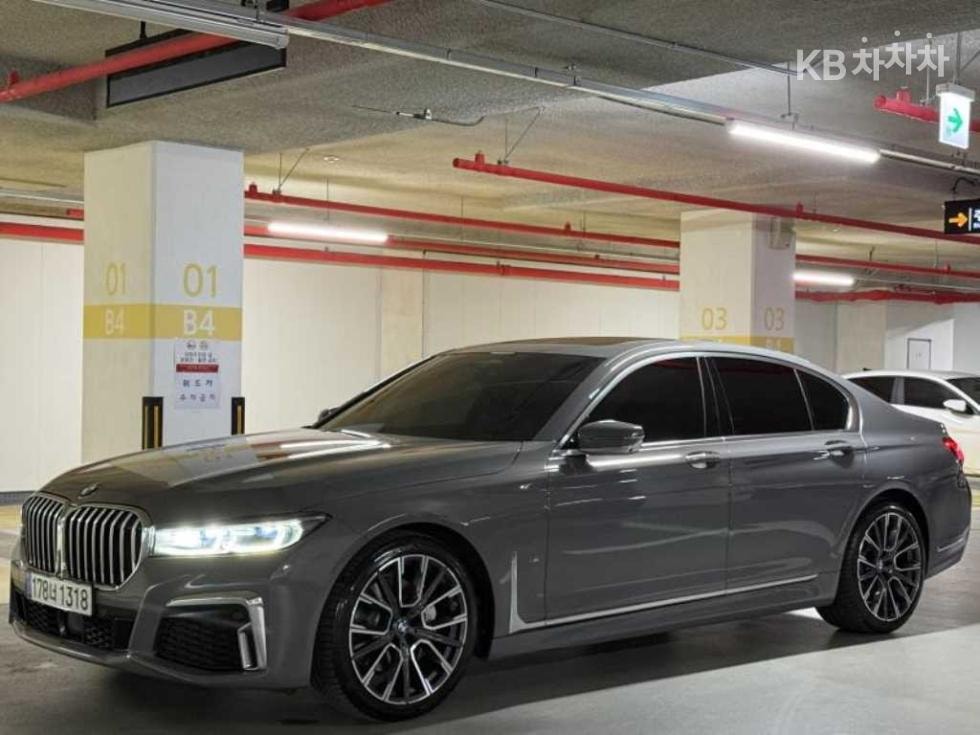 بي إم دبليو - 7-Series | 740 sDrive Design Pure Excellence