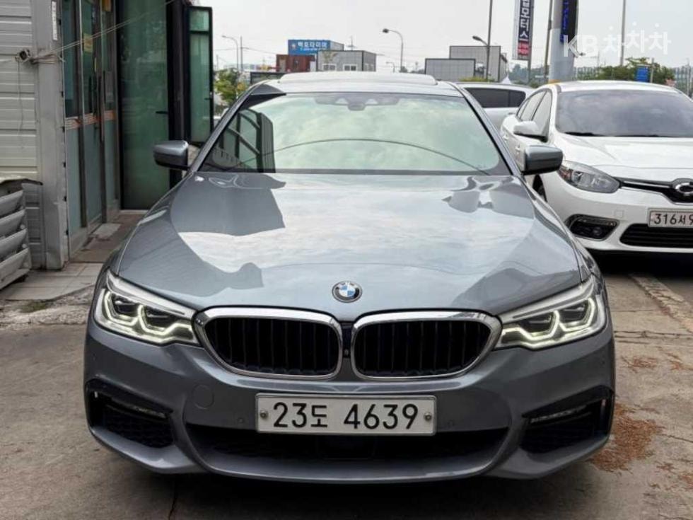 BMW - 5-Series | All New 520 xDrive M Sport Package Plus