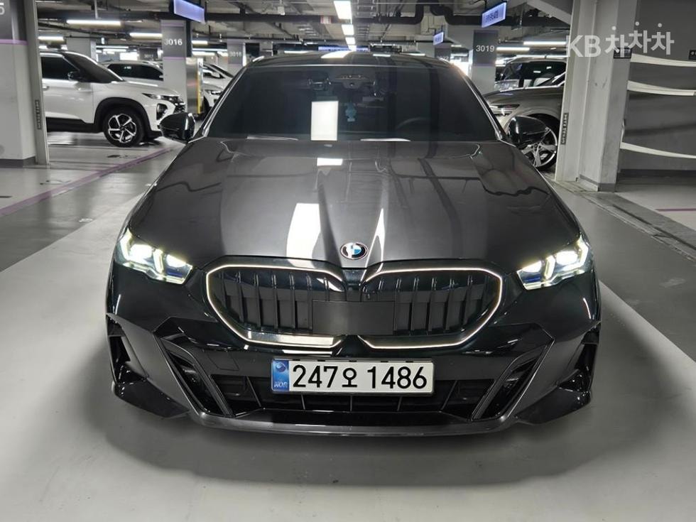 BMW - 5-Series | New 530 xDrive M Sport