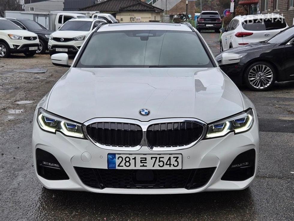 BMW - 3-Series | 320 Touring M Sport Package