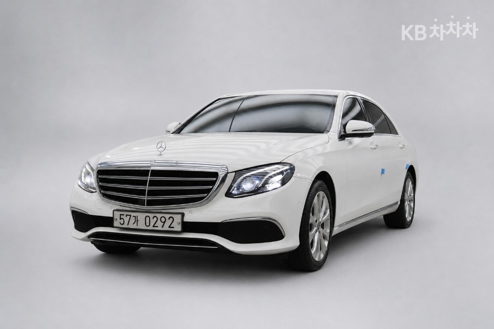 Mercedes-Benz - E-Class | E300 4Matic Exclusive