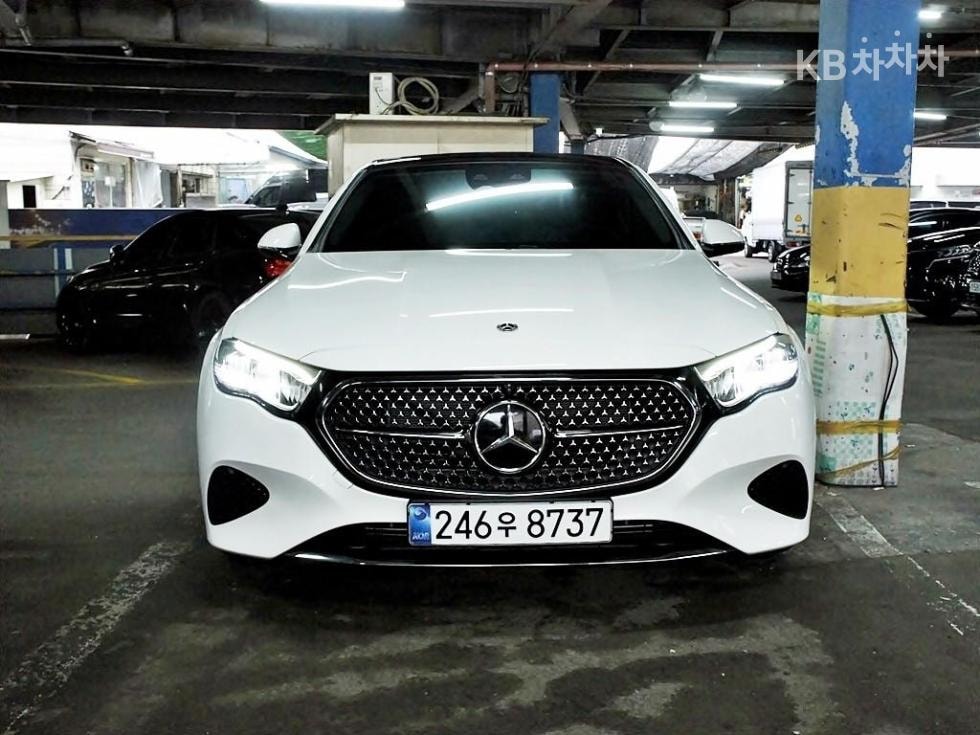 Mercedes-Benz - E-Class | E200 Avantgarde
