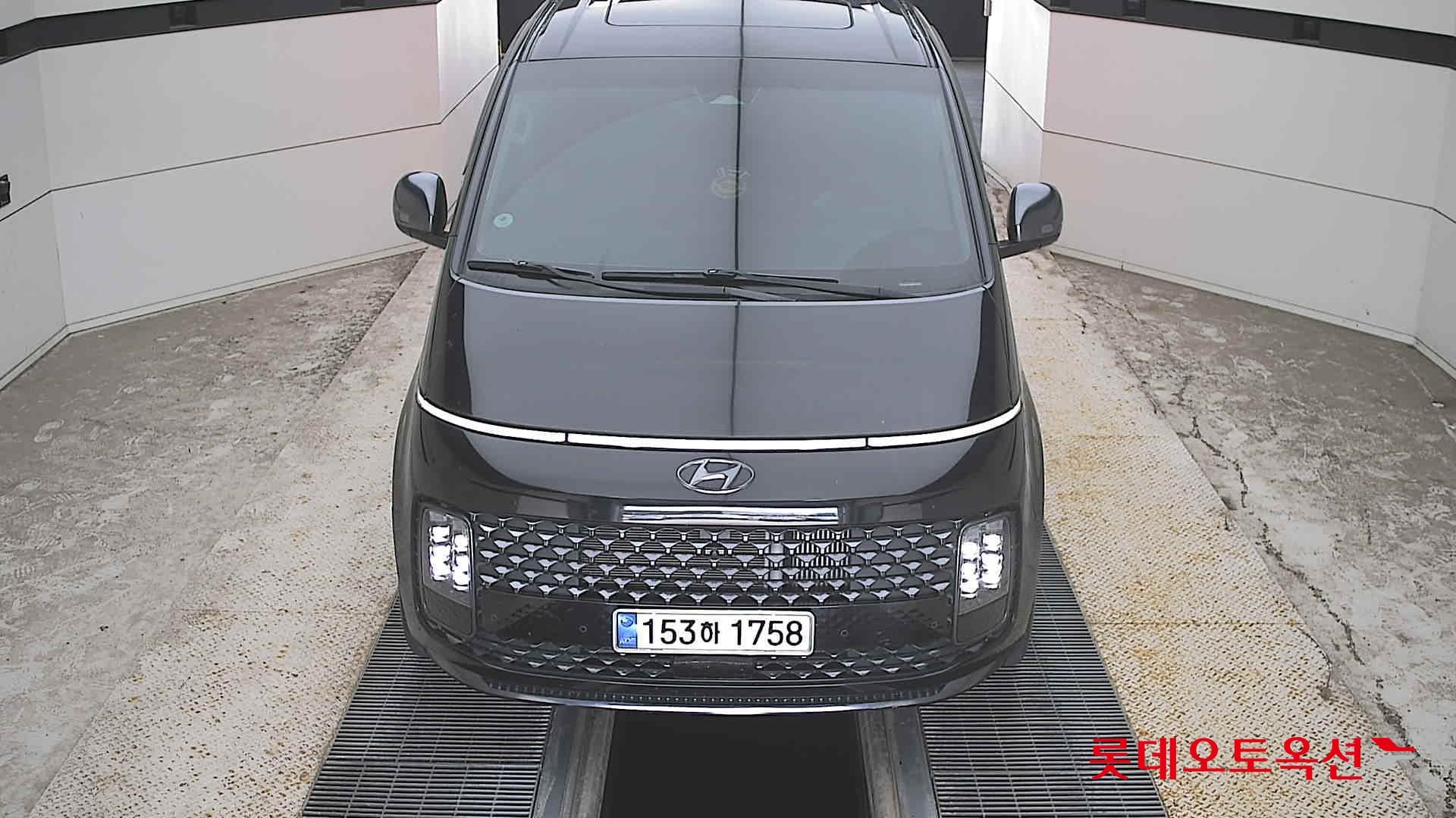 Hyundai - Staria | (D) 2.2 7Seater Inspiration
