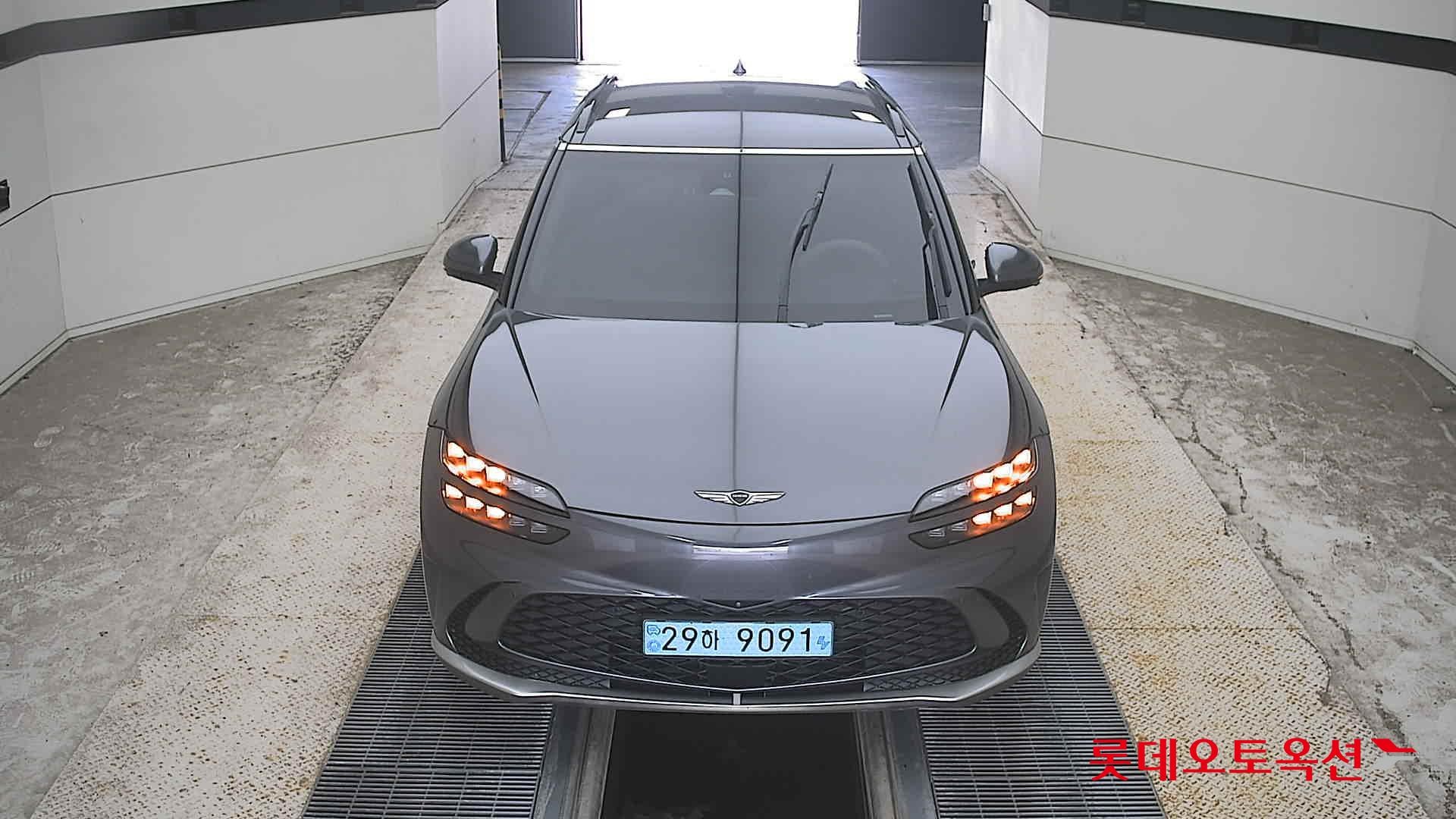 جينيسيس - GV60 | (E) Standard 2WD