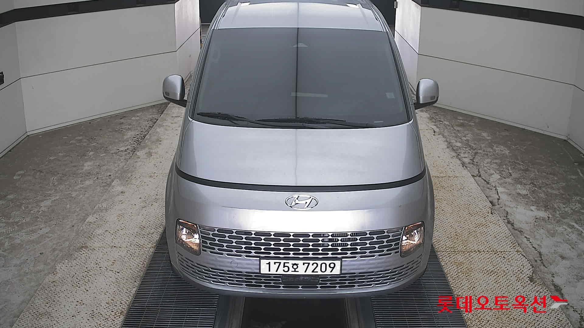 Hyundai - Стария | (D)2.2 Tourer Modern 9 2WD AT