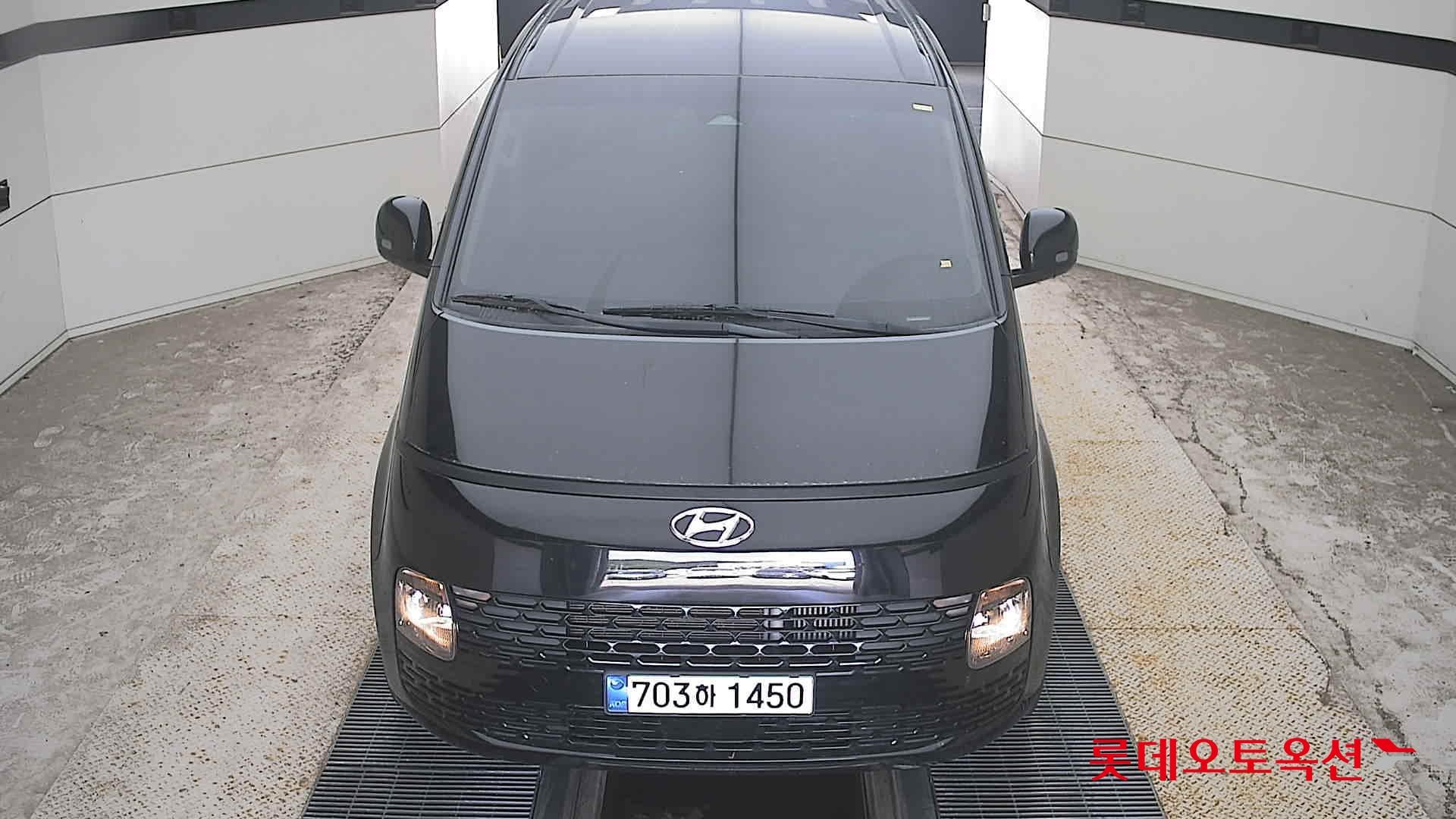 هيونداي - ستاريا | (D) 2.2 Tourer 11Seater Modern