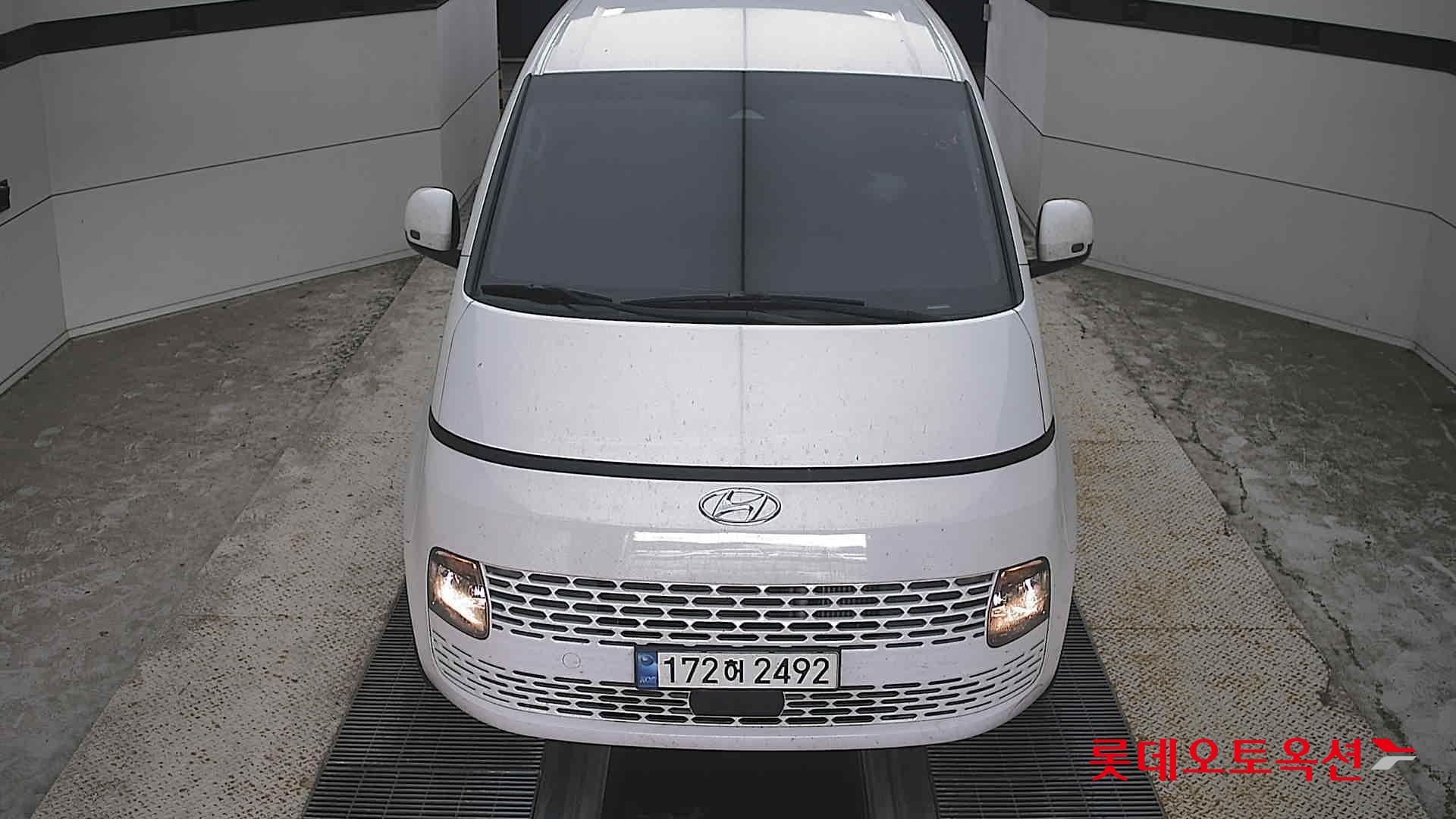 هيونداي - ستاريا | (D) 2.2 Tourer 9Seater Modern